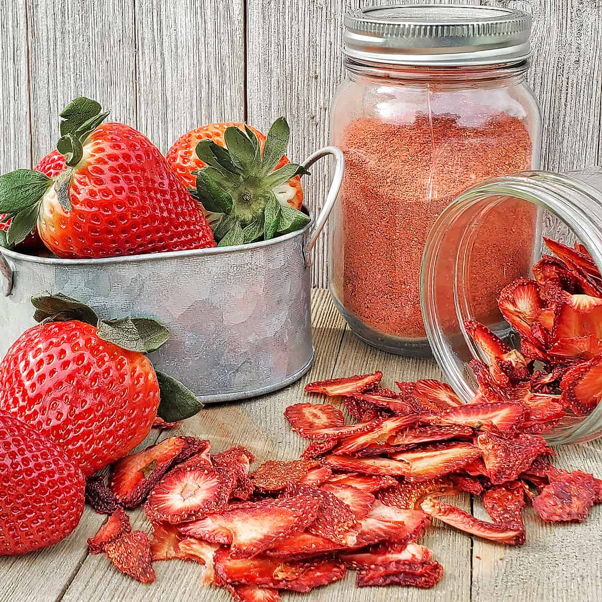 How to Dehydrate Strawberries and Strawberry Powder