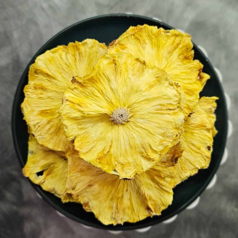 Dehydrated pineapple slices that look like flowers.